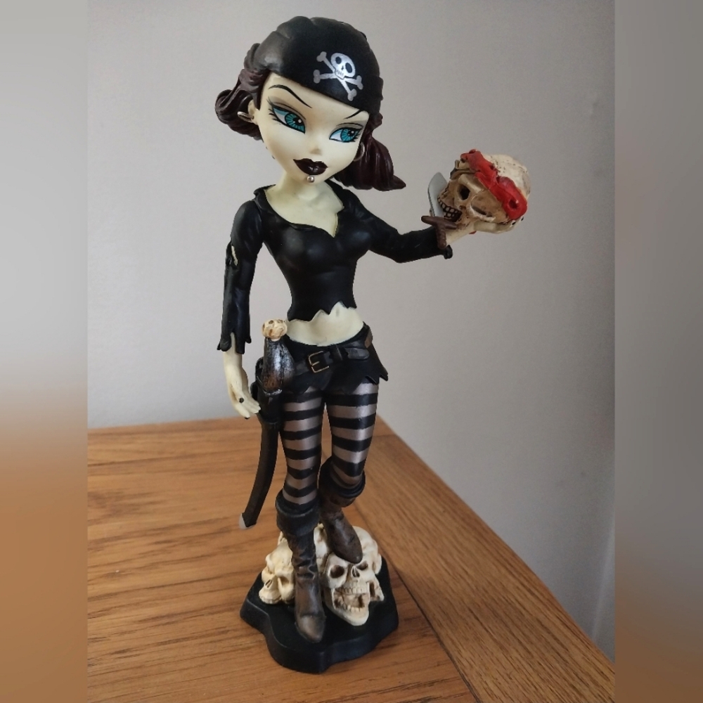 Bleeding Edge Goth "Delilah Blackheart" 2006, series 5, 7" figurine